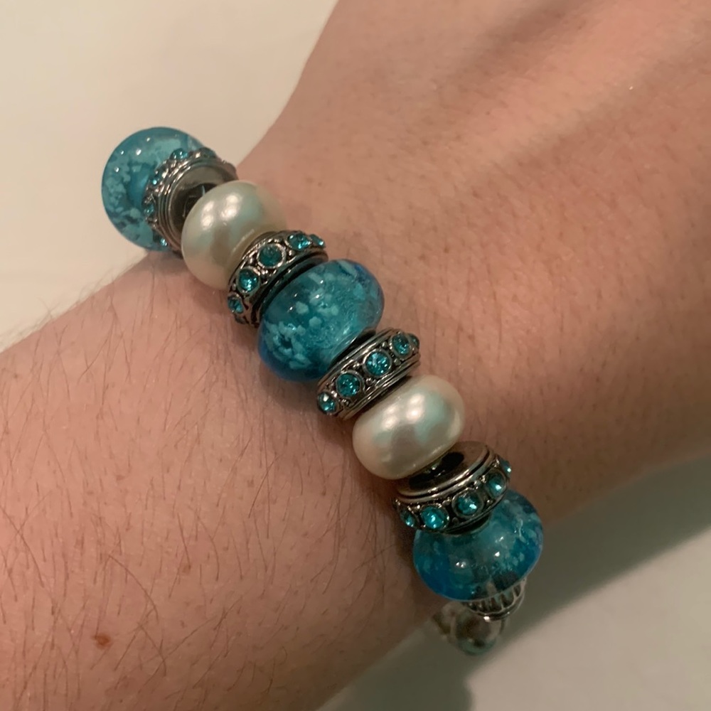 NWOT Large Blue and White Beaded Bracelet